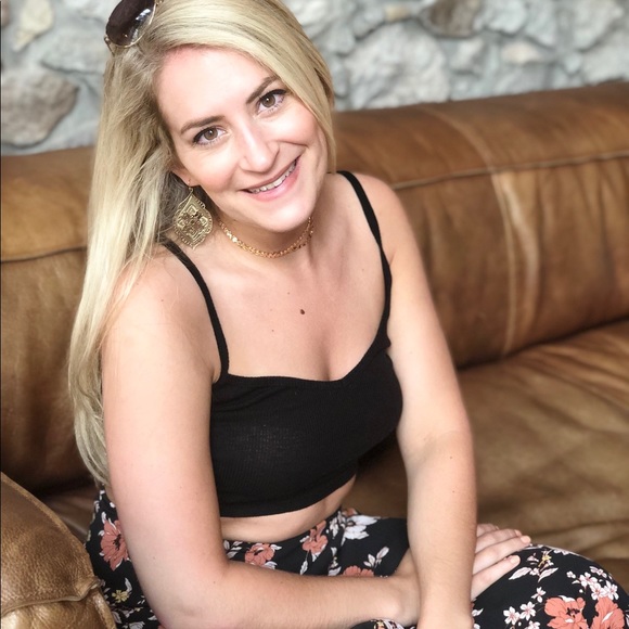 Meet your posher! - Picture 3 of 4